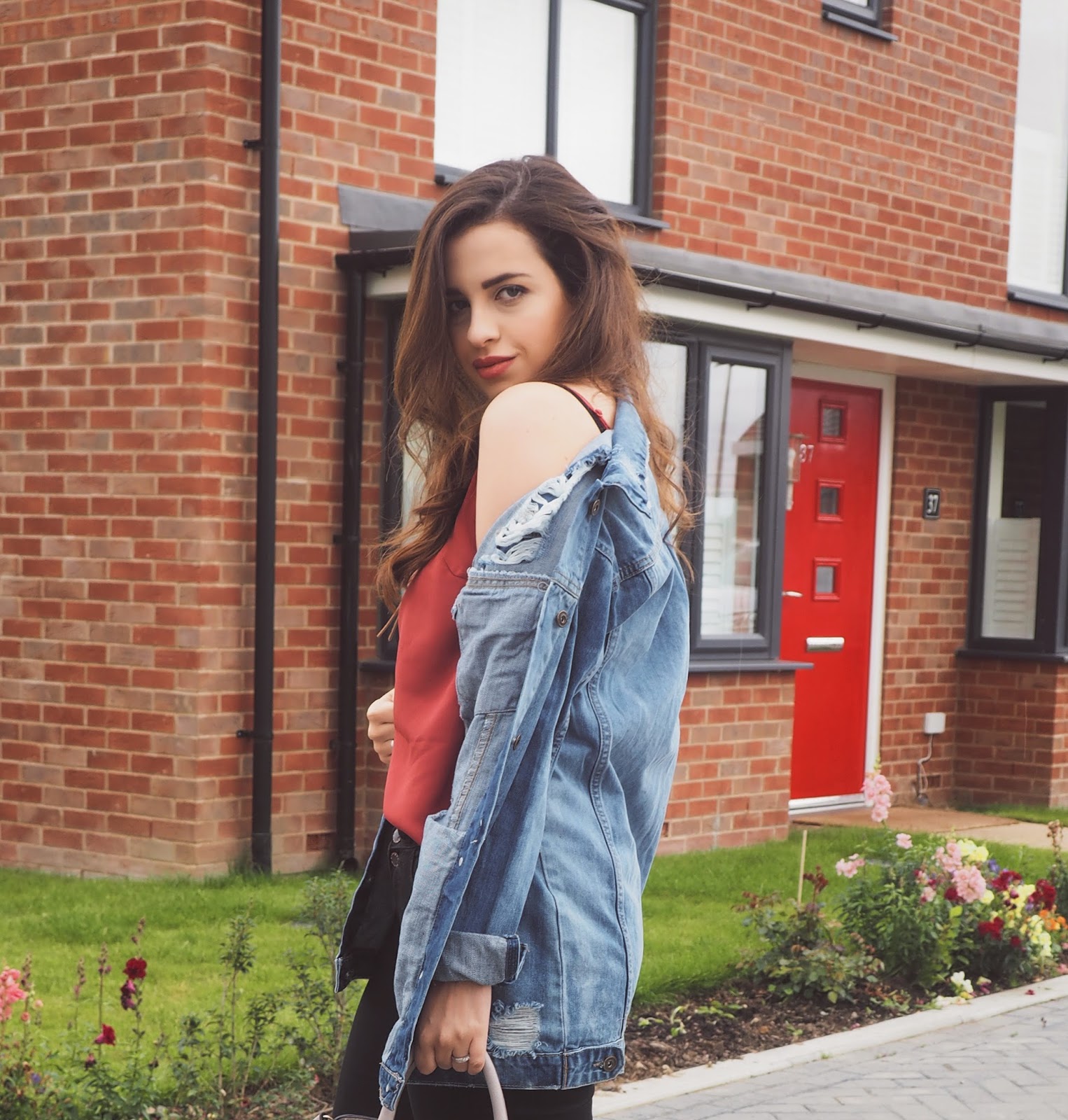 Styling An Oversized Denim Jacket For the Cold Weather Ahead Pam